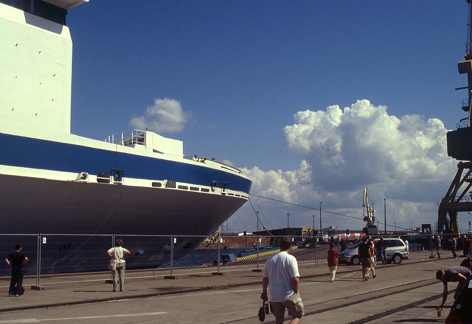 File:Rostock Tallinn ferry 2003 2.jpg
