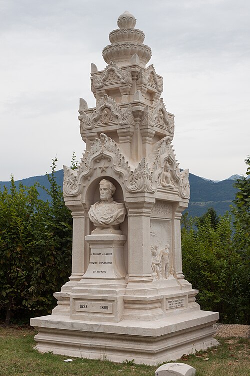 File:Doudart de Lagrée - Monument.jpg
